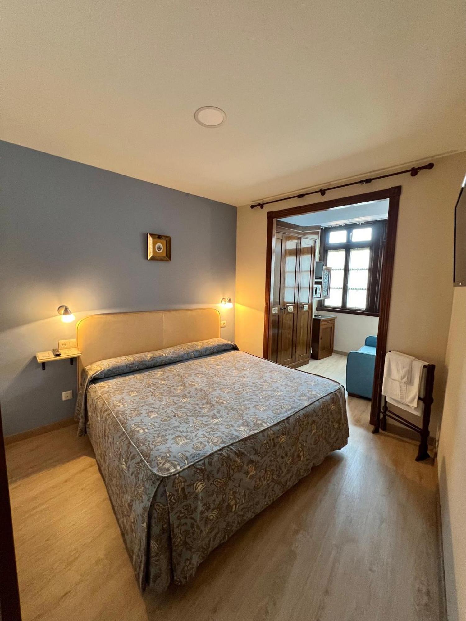 La Casa De Piedra D Apartment Llanes